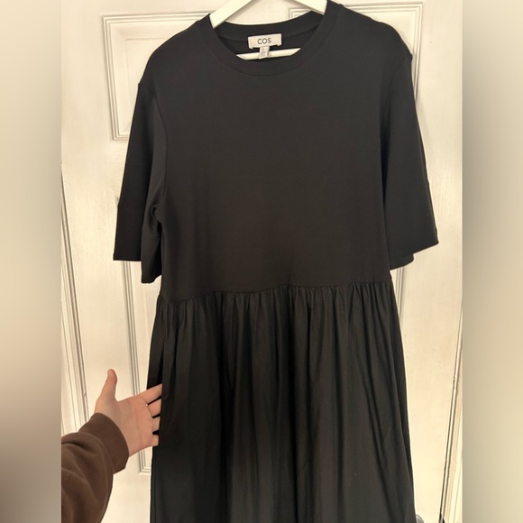 Gorgeous COS Contrast Panel Midi Dress NWOT - Picture 3 of 6